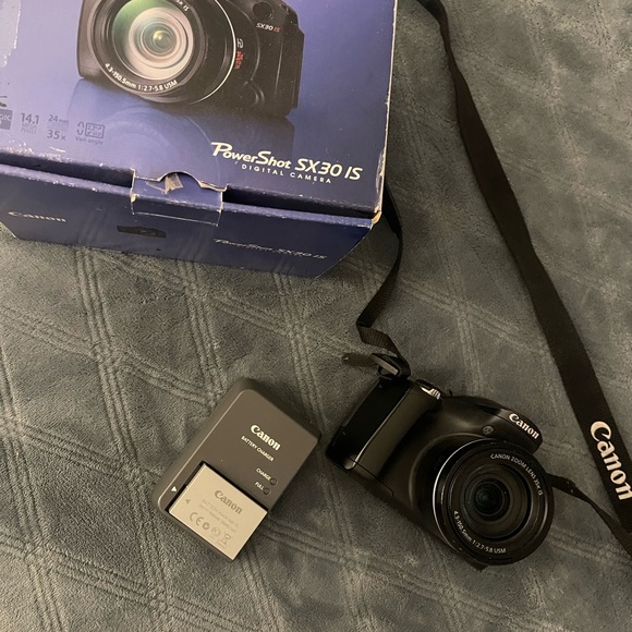 Canon PowerShot SX30 IS 35X Zoom 14.1MP Digital Camera Charger Battery & Box - Picture 6 of 8